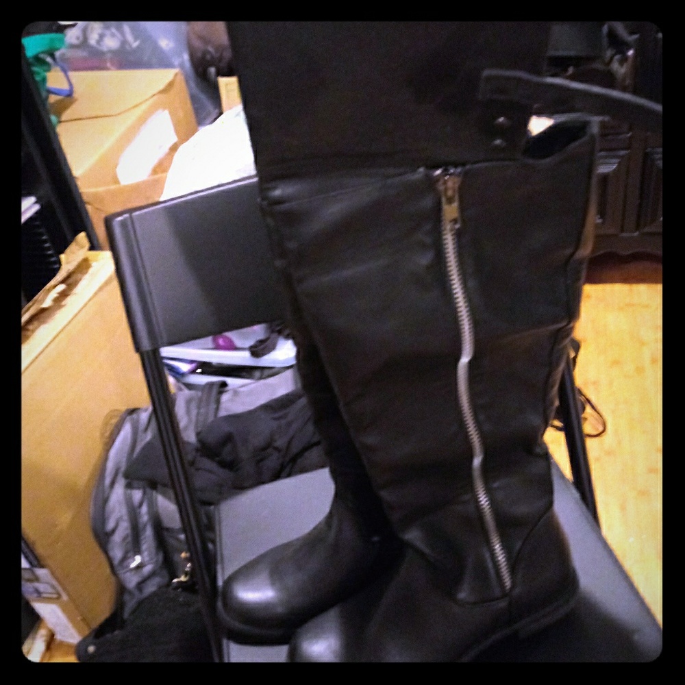 Over the knee leather zip up boots